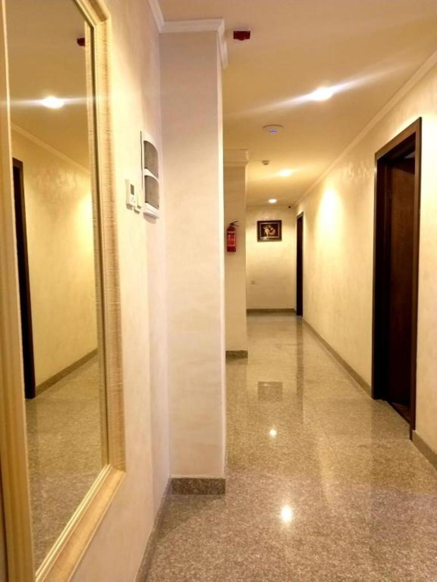 Partez Hotel Ереван Екстериор снимка