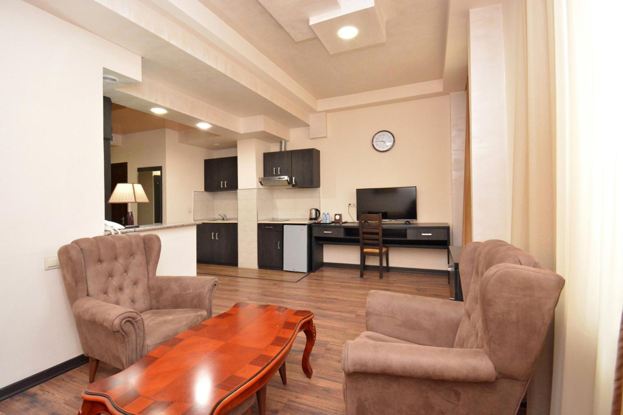 Partez Hotel Ереван Екстериор снимка