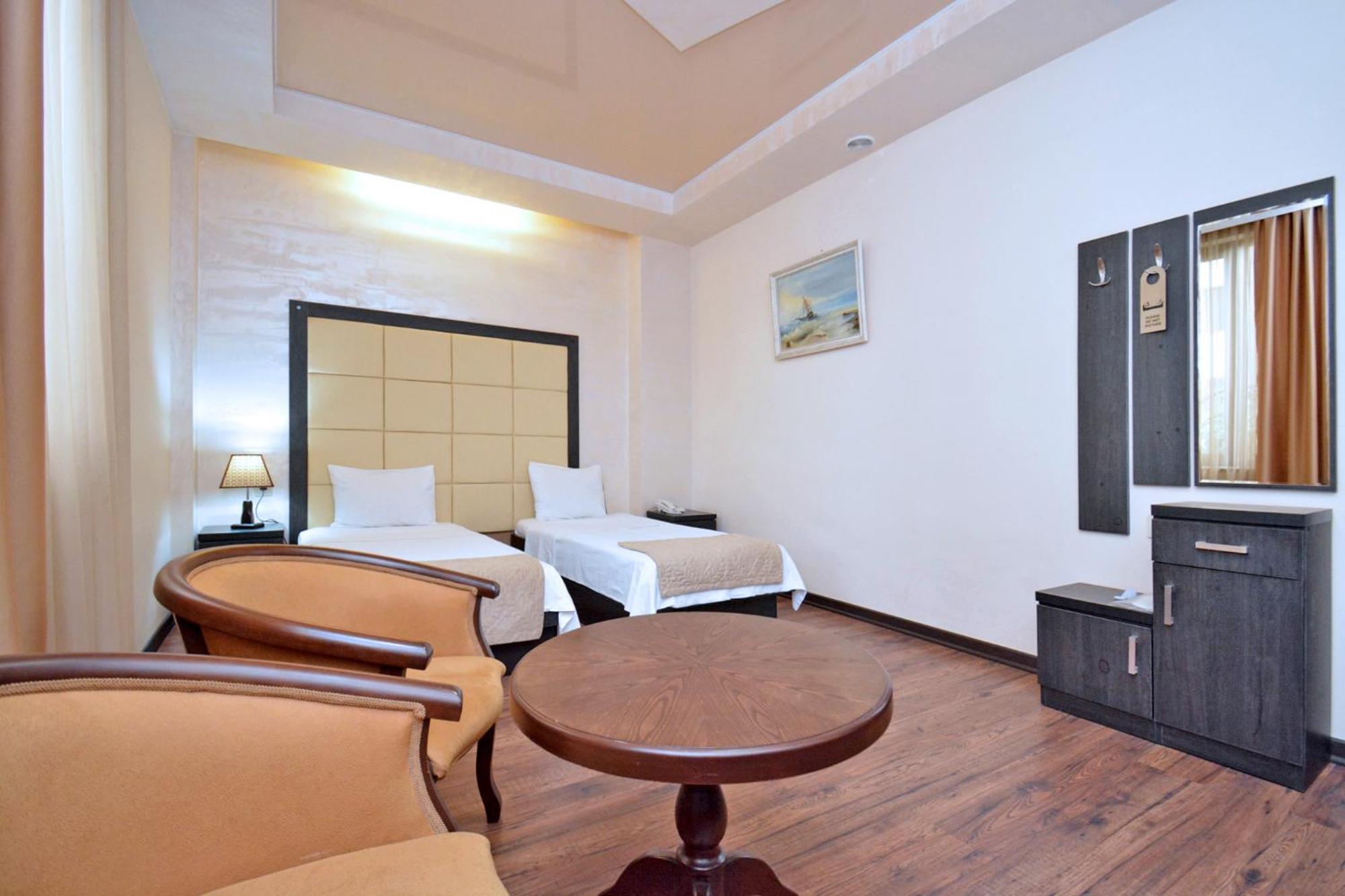 Partez Hotel Ереван Екстериор снимка
